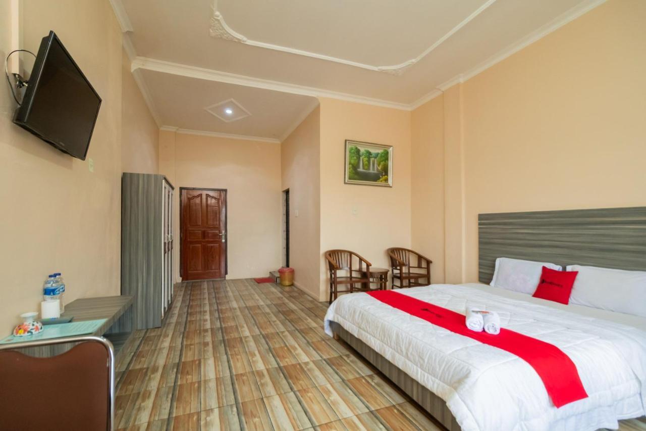 Hotel Reddoorz @ Pematang Siantar Exterior foto