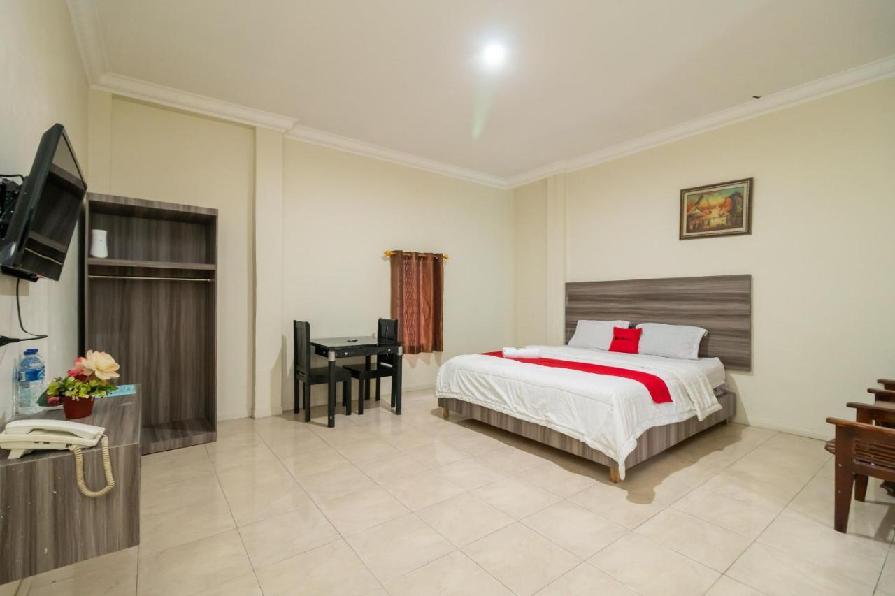 Hotel Reddoorz @ Pematang Siantar Exterior foto